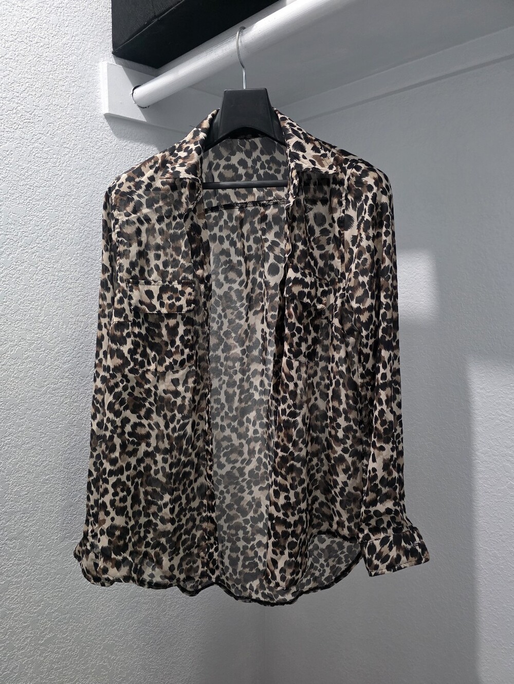 Women's L Cheetah Print Long Sleeve Button Down Shirt
